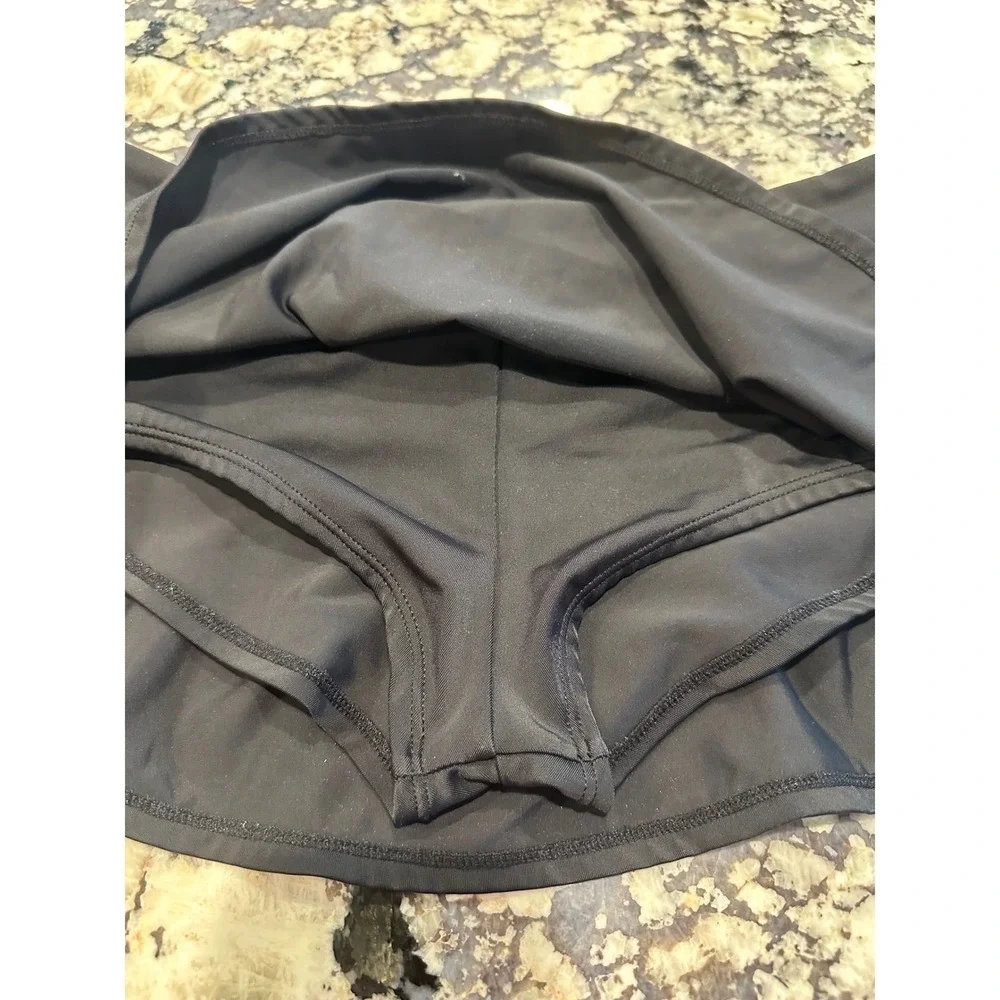 Nike Womens Black Athletic Swim Tennis Yoga Size‎  8 Medium Built-in Liner